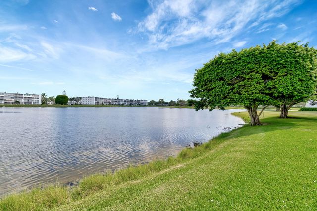 3031 Cornwall B, Boca Raton, FL 33434