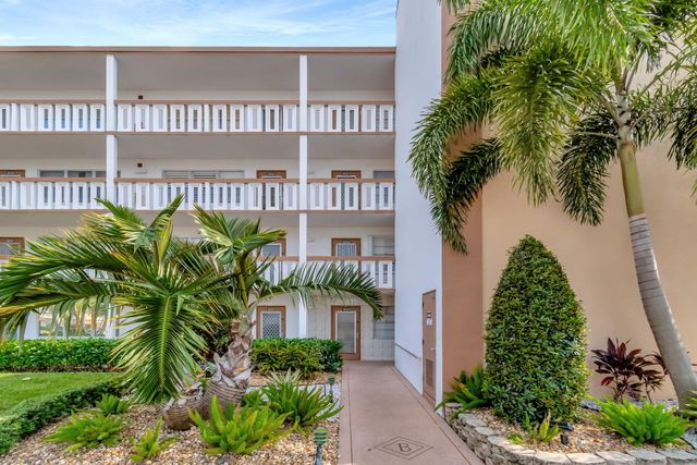 3031 Cornwall B, Boca Raton, FL 33434