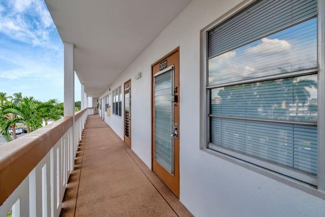 3031 Cornwall B, Boca Raton, FL 33434