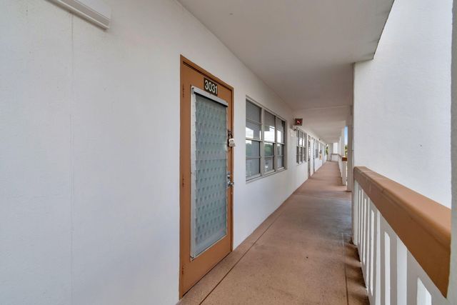 3031 Cornwall B, Boca Raton, FL 33434