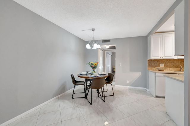 3031 Cornwall B, Boca Raton, FL 33434