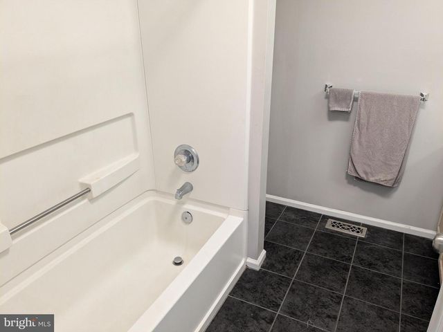 25 MILLSTREAM RD, Pine Hill, NJ 08021