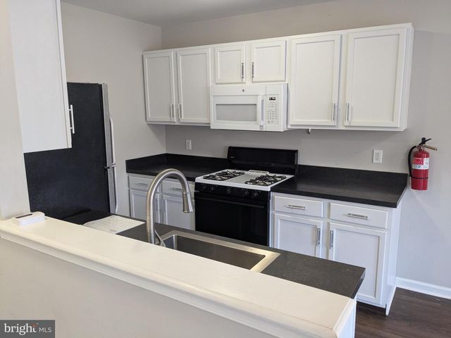 25 MILLSTREAM RD, Pine Hill, NJ 08021