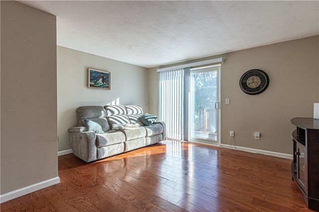 351 New London Avenue 408, Warwick, RI 02886