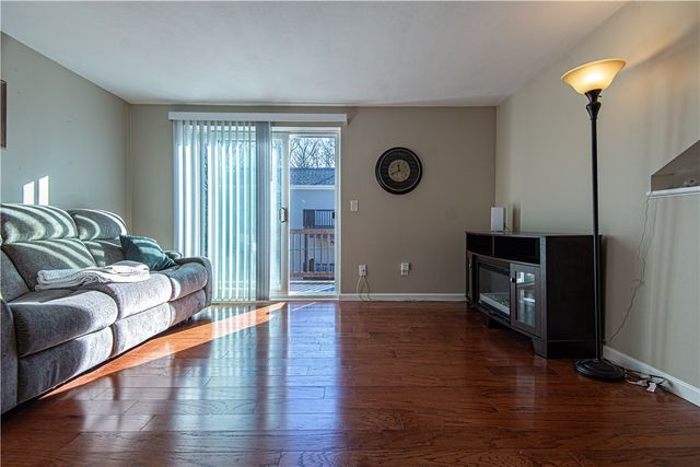 351 New London Avenue 408, Warwick, RI 02886