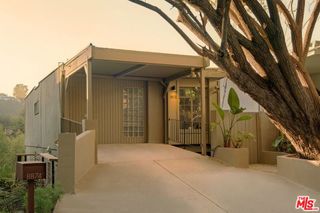 8876 Lookout Mountain Avenue, Los Angeles, CA 90046