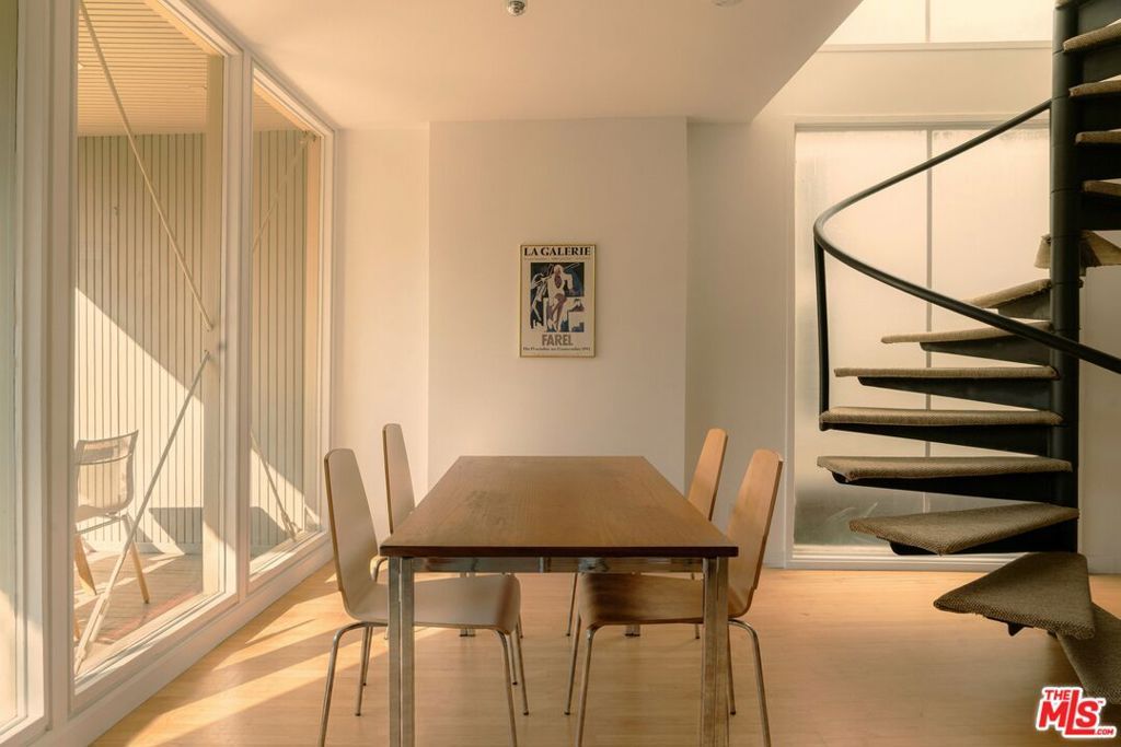 8876 Lookout Mountain Avenue, Los Angeles, CA 90046 — photo 5