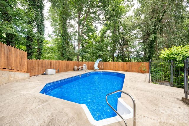 25 Inglewood Road, Asheville, NC 28804