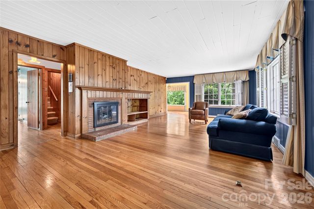 25 Inglewood Road, Asheville, NC 28804
