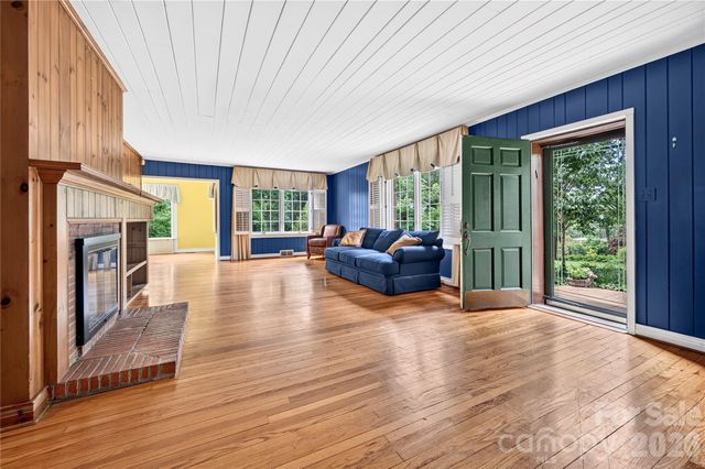 25 Inglewood Road, Asheville, NC 28804
