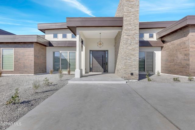 469 Country Oaks Drive, El Paso, TX 79932