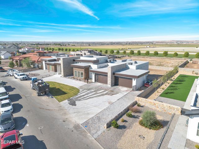 469 Country Oaks Drive, El Paso, TX 79932