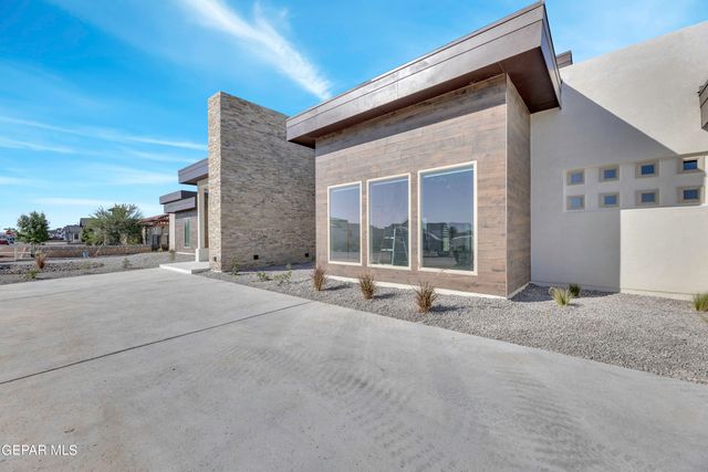 469 Country Oaks Drive, El Paso, TX 79932