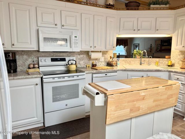 7354 Nielson Avenue, Brooksville, FL 34613