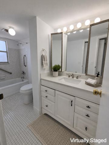3661 VIA POINCIANA 407, Lake Worth, FL 33467