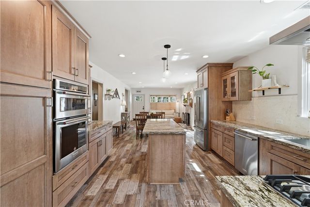 5640 E Parkcrest, Long Beach, CA 90808