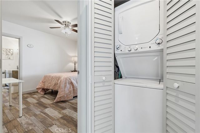 5640 E Parkcrest, Long Beach, CA 90808