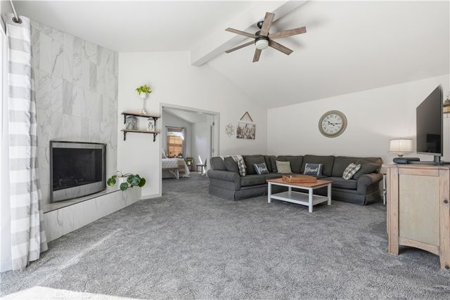 5640 E Parkcrest, Long Beach, CA 90808