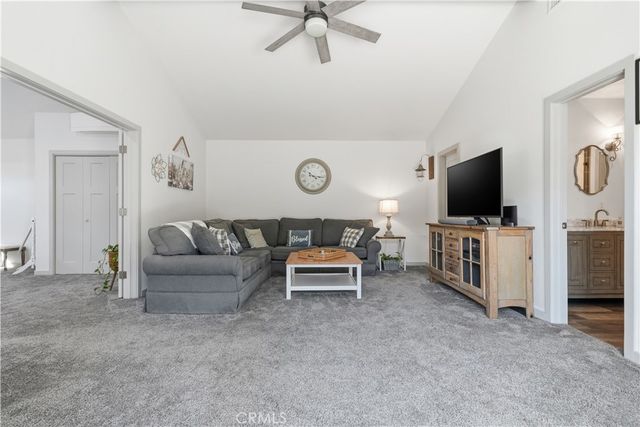 5640 E Parkcrest, Long Beach, CA 90808