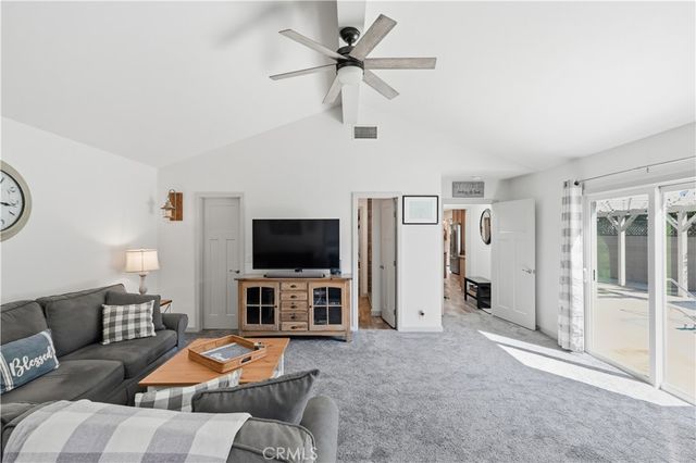 5640 E Parkcrest, Long Beach, CA 90808