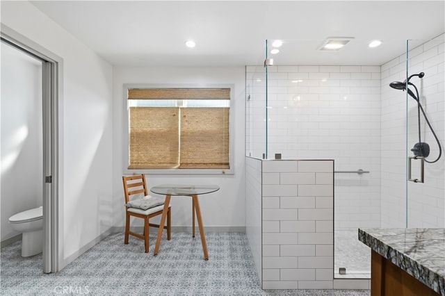 5640 E Parkcrest, Long Beach, CA 90808