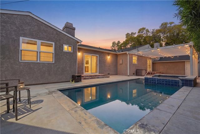 5640 E Parkcrest, Long Beach, CA 90808