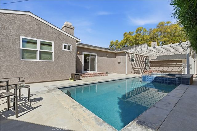 5640 E Parkcrest, Long Beach, CA 90808