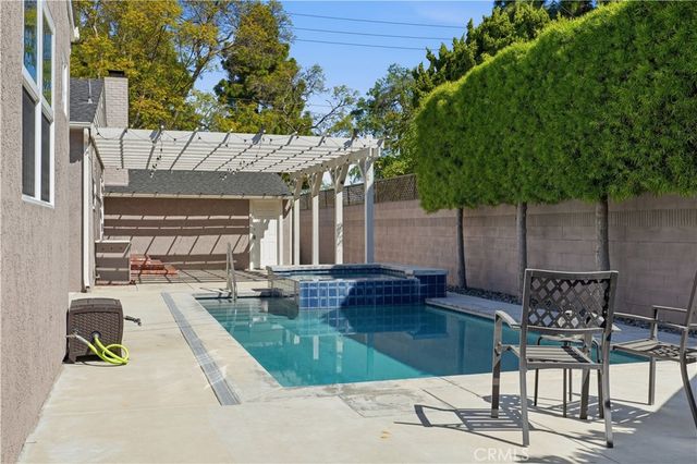 5640 E Parkcrest, Long Beach, CA 90808