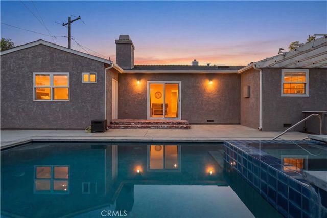 5640 E Parkcrest, Long Beach, CA 90808