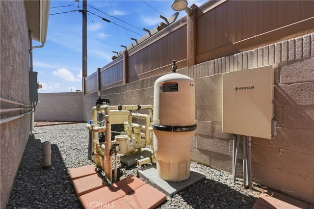 5640 E Parkcrest, Long Beach, CA 90808