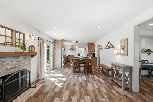 5640 E Parkcrest, Long Beach, CA 90808