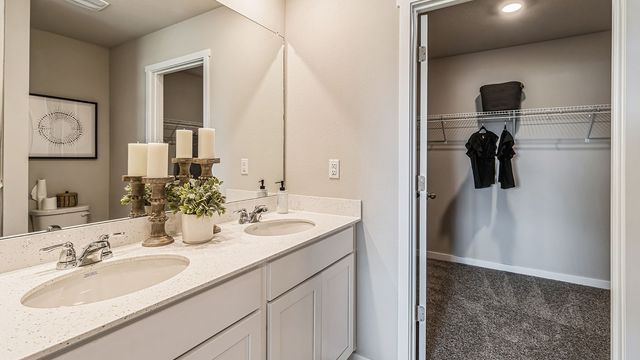 2791 Cecelia Drive, Hiawatha, IA 52233