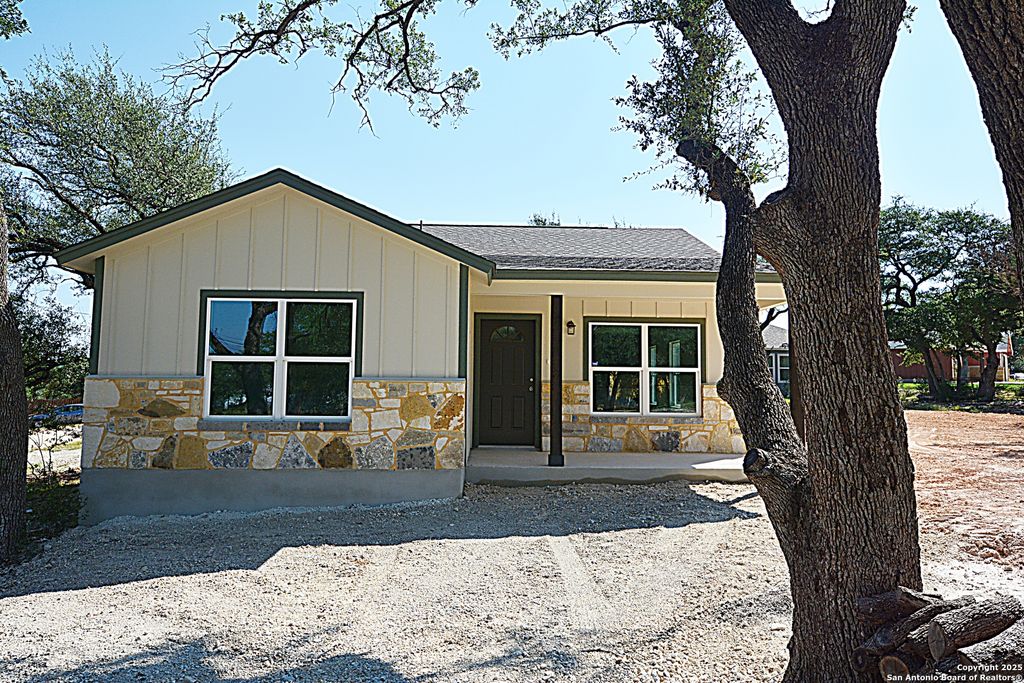 521 Lariat Pass, Spring Branch, TX 78070