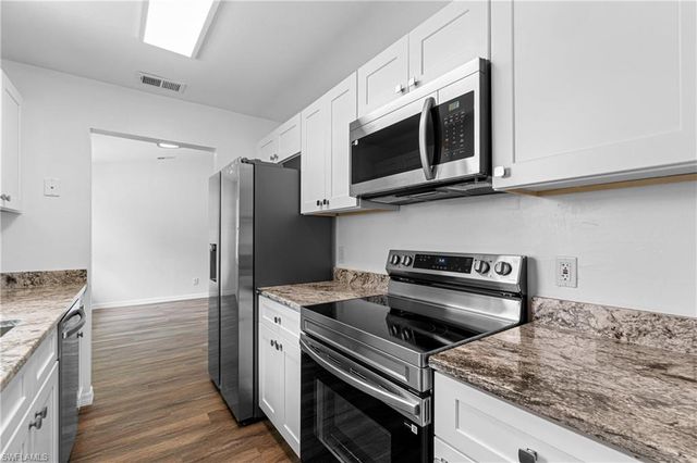2816 Economy ST, Fort Myers, FL 33916