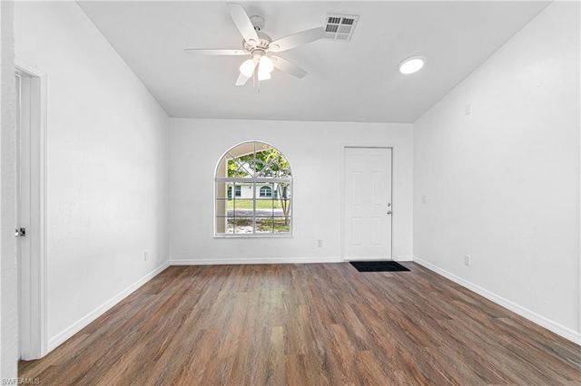 2816 Economy ST, Fort Myers, FL 33916