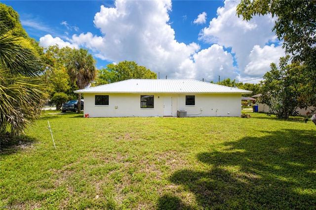 2816 Economy ST, Fort Myers, FL 33916