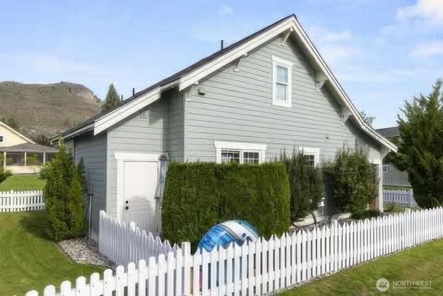 100 Timbuktu Lane, Oroville, WA 98844