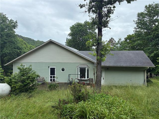 524 Madison 1210, Huntsville, AR 72740