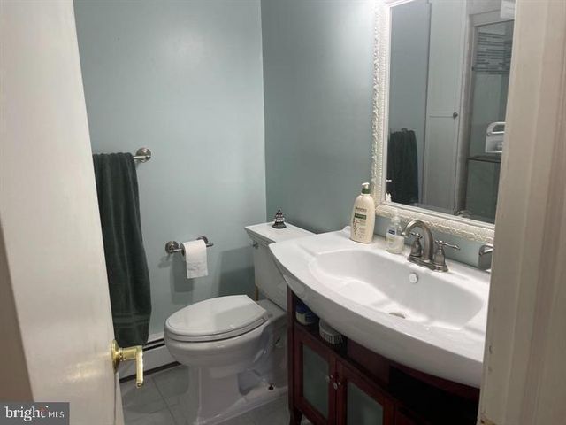 9913 FARR DR, Fairfax, VA 22030