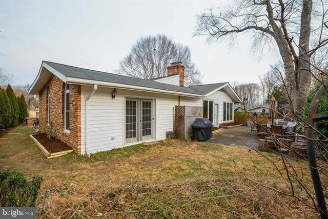 9913 FARR DR, Fairfax, VA 22030