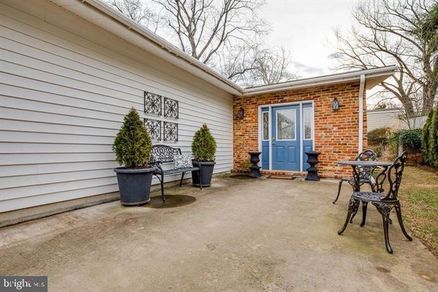 9913 FARR DR, Fairfax, VA 22030