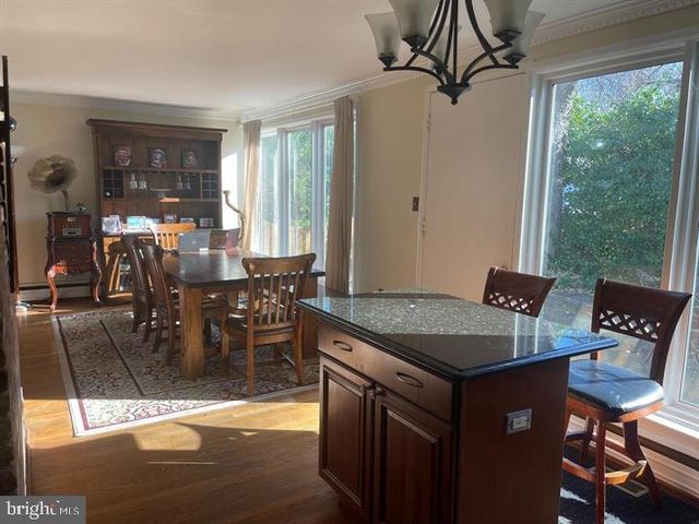 9913 FARR DR, Fairfax, VA 22030