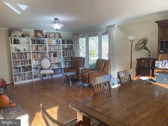 9913 FARR DR, Fairfax, VA 22030