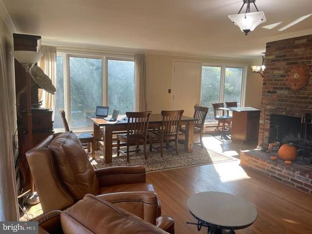 9913 FARR DR, Fairfax, VA 22030