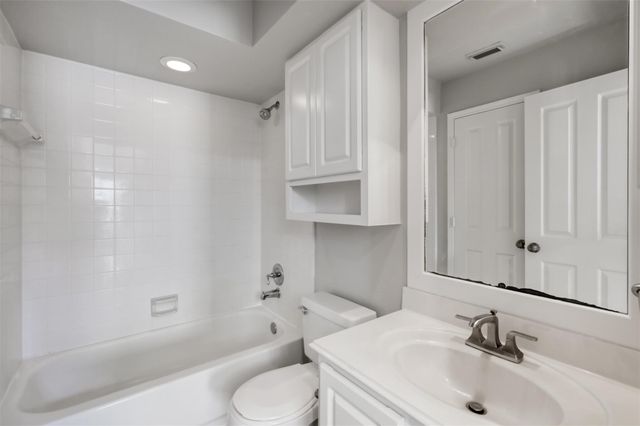 51 E Greywing Circle, The Woodlands, TX 77382