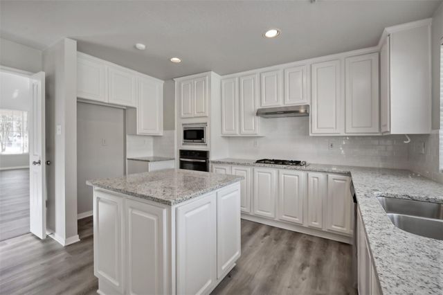 51 E Greywing Circle, The Woodlands, TX 77382