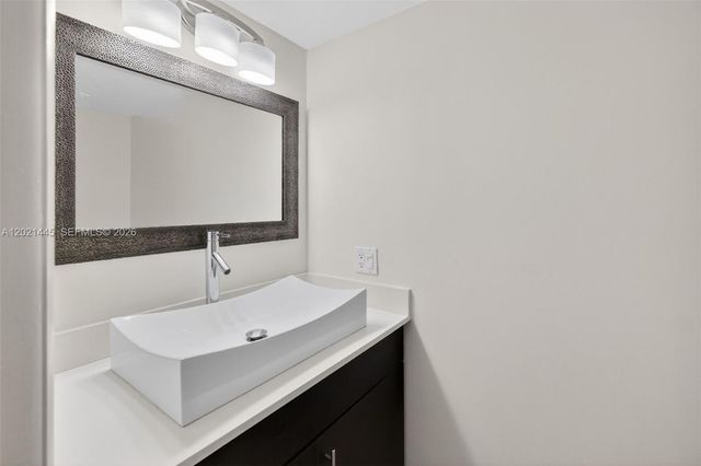 1717 N Bayshore Dr A-1437, Miami, FL 33132