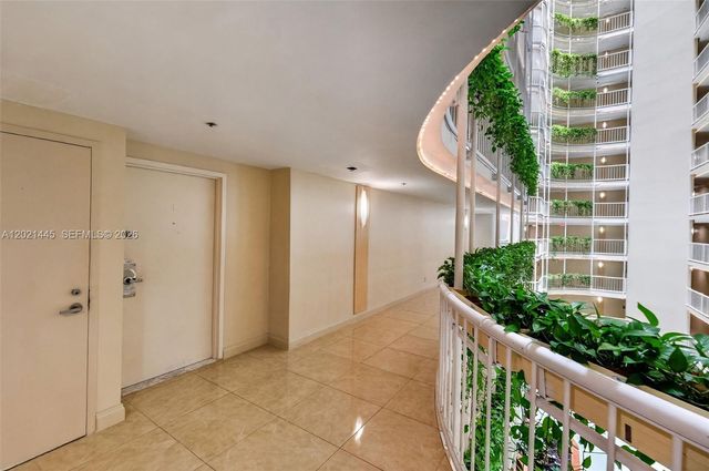 1717 N Bayshore Dr A-1437, Miami, FL 33132