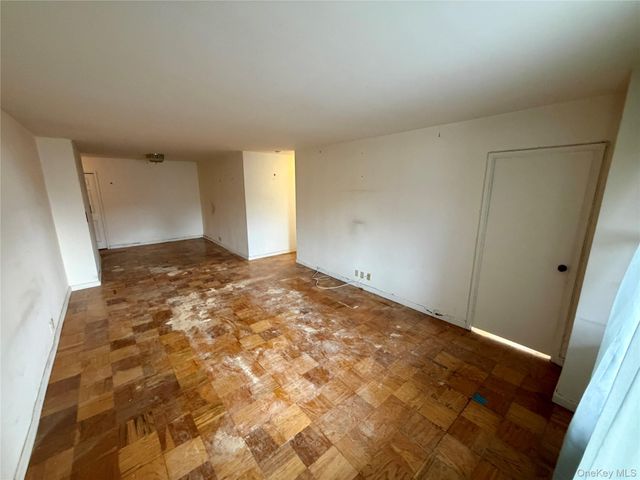 70-25 Yellowstone Boulevard 3H, Forest Hills, NY 11375