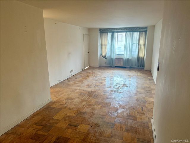 70-25 Yellowstone Boulevard 3H, Forest Hills, NY 11375